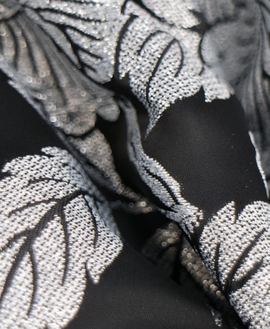 紋付袴レンタル・成人式・結婚式・卒業式【陣羽織】黒　銀の鶴と牡丹